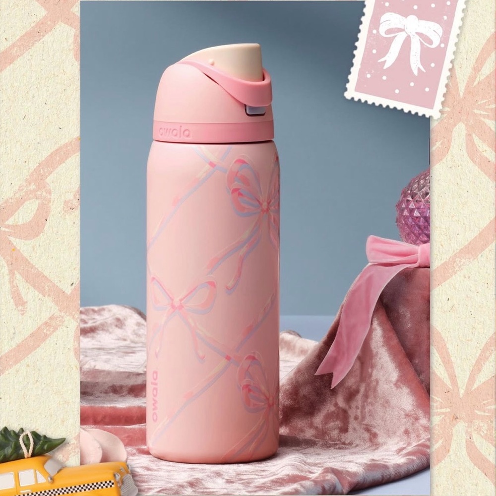 Owala 32 oz. FreeSip Holiday Collection - Sugar Plum Fairy